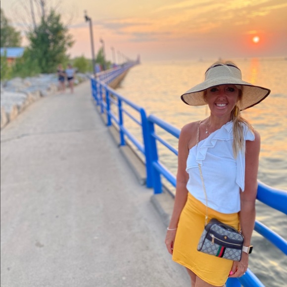 Meet your Posher, Kimberly - Picture 2 of 2